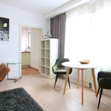 Apartment Arthouse Apartments Im Belgischen Viertel Cologne