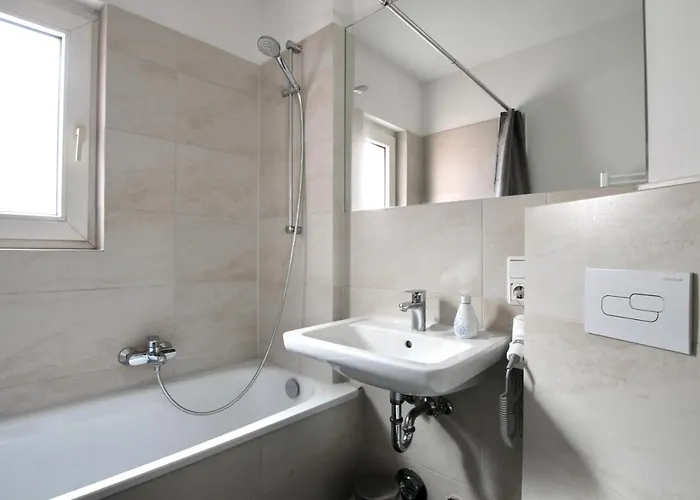 Apartment Arthouse Apartments Im Belgischen Viertel Cologne